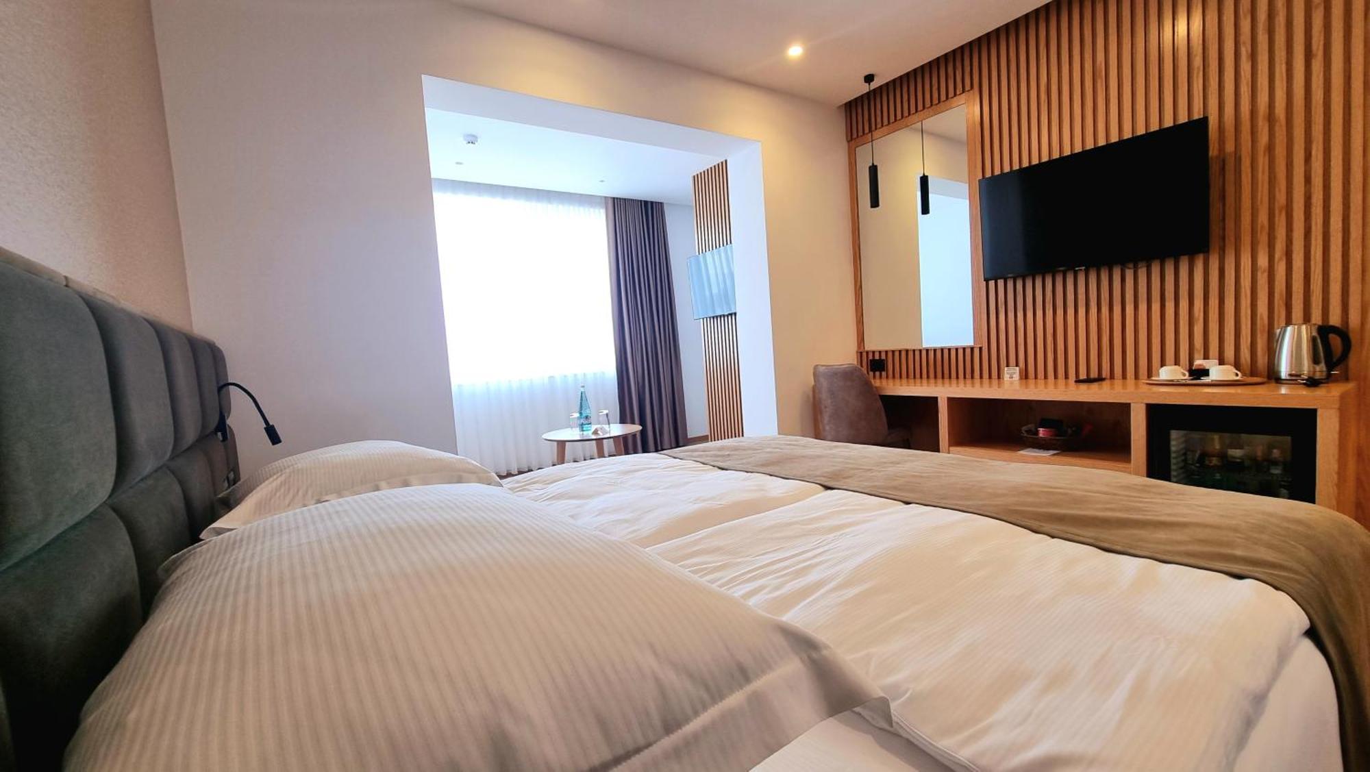 Sibb Hotel Tirana Kültér fotó