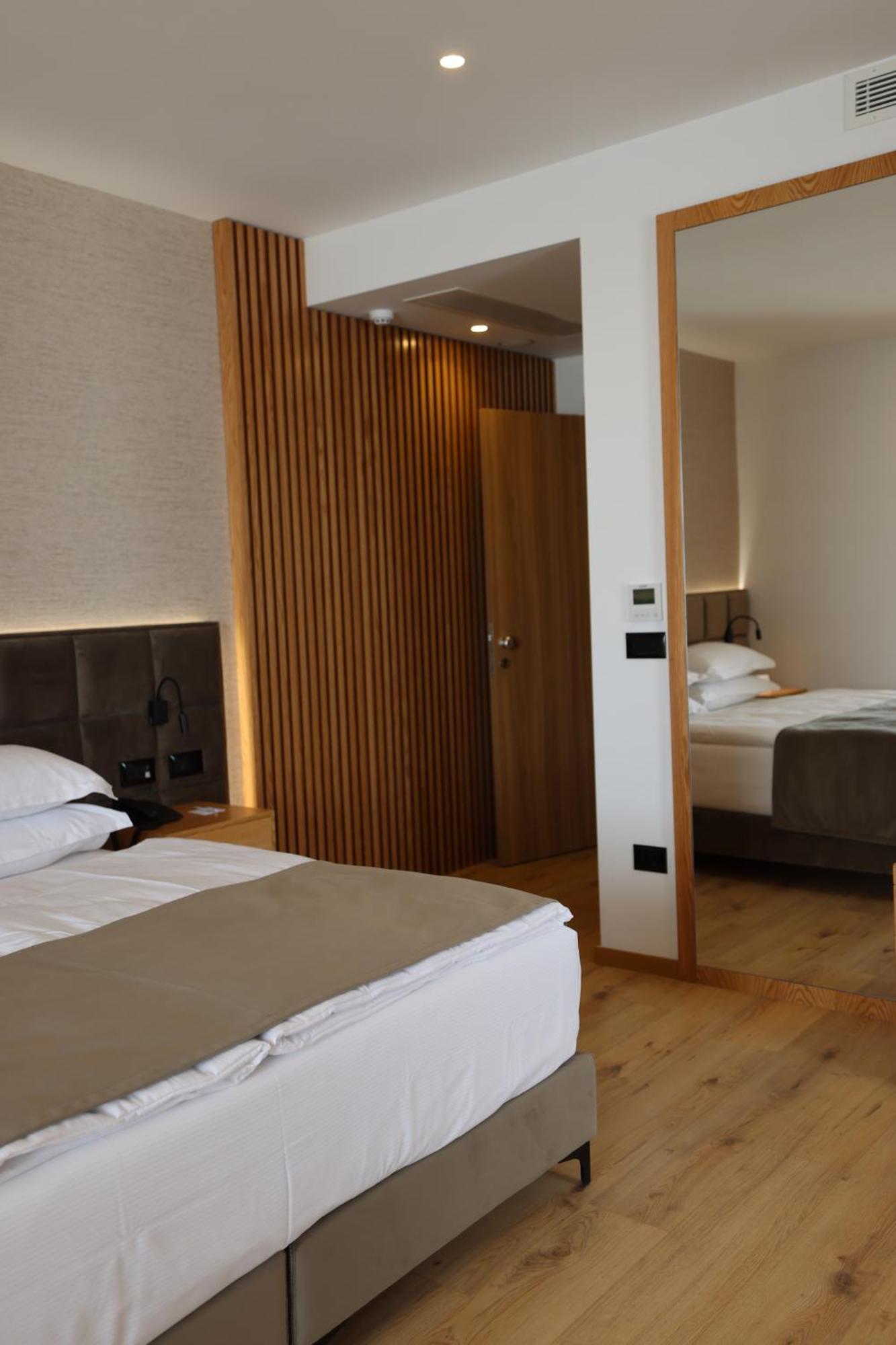 Sibb Hotel Tirana Kültér fotó