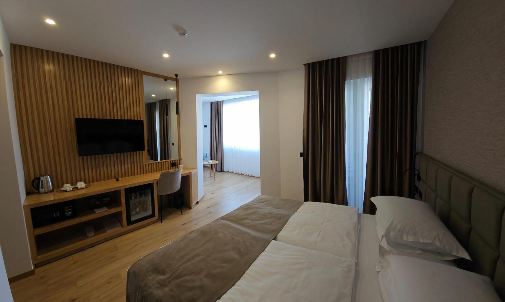 Sibb Hotel Tirana Kültér fotó
