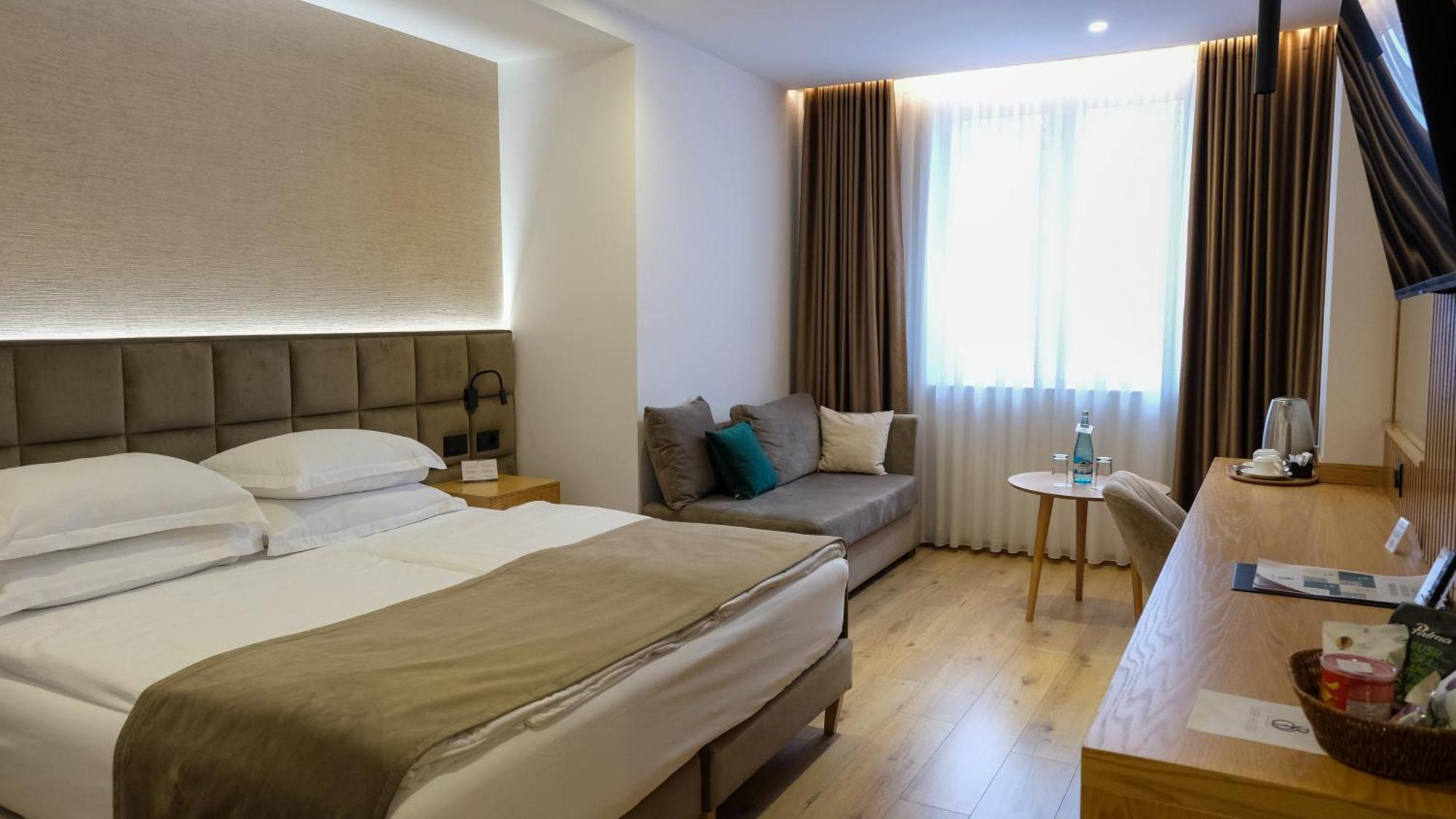 Sibb Hotel Tirana Kültér fotó