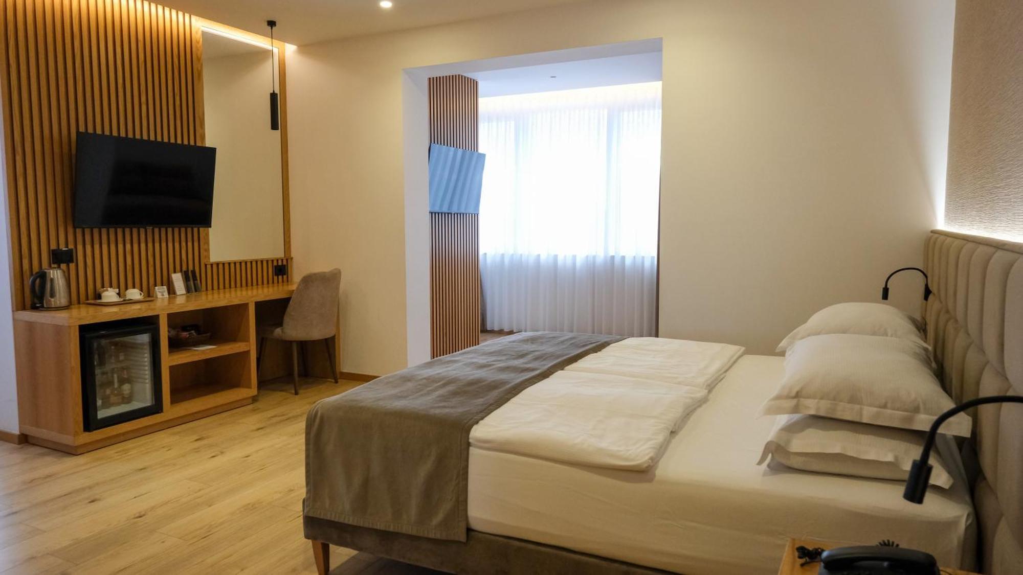 Sibb Hotel Tirana Kültér fotó